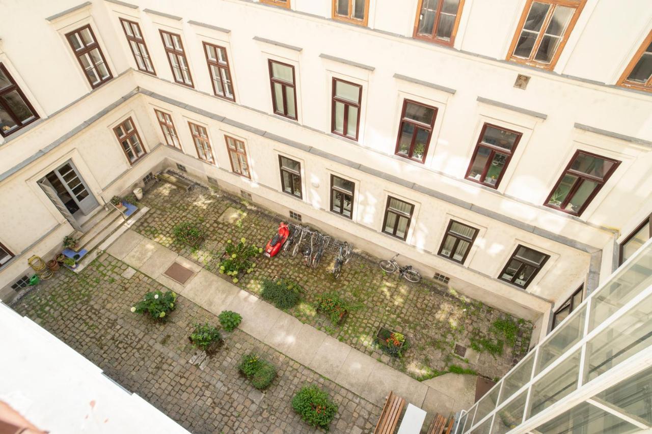 Die Fromme Hermine Vienna Exterior photo