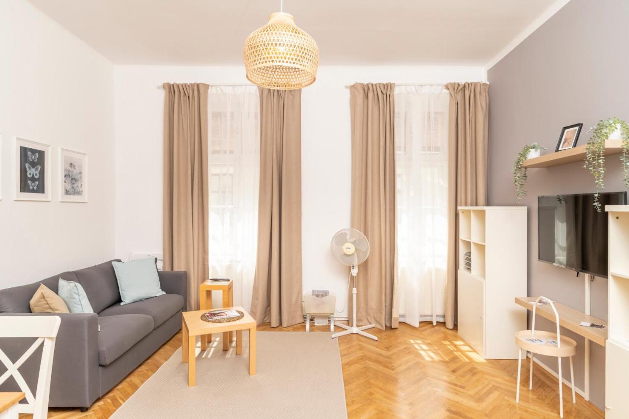 Die Fromme Hermine Vienna Exterior photo