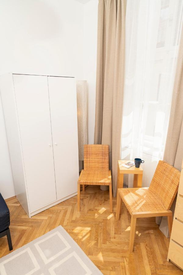 Die Fromme Hermine Vienna Exterior photo