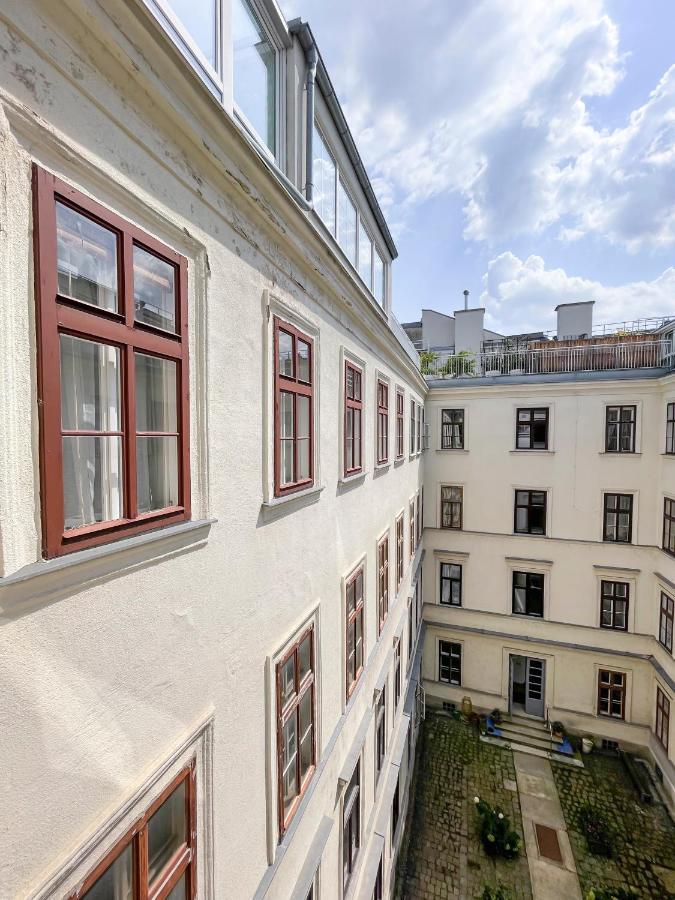 Die Fromme Hermine Vienna Exterior photo